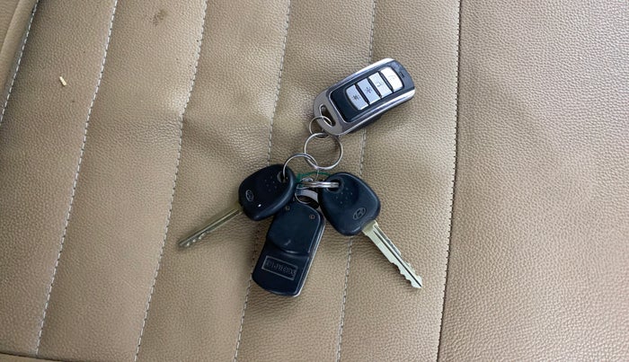 2018 Hyundai Eon D-LITE+, Petrol, Manual, 27,764 km, Key Close Up