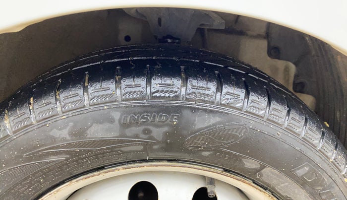 2018 Hyundai Eon D-LITE+, Petrol, Manual, 27,764 km, Right Front Tyre Tread