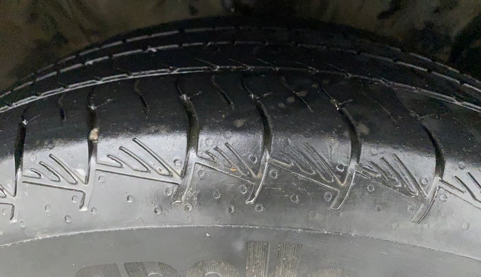 2022 Hyundai ALCAZAR 1.5 SIGNATURE (O) AT 7STR, Diesel, Automatic, 40,094 km, Right Front Tyre Tread