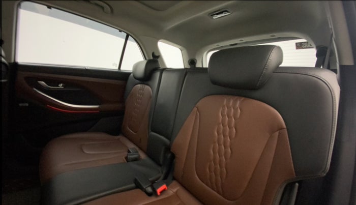 2022 Hyundai ALCAZAR 1.5 SIGNATURE (O) AT 7STR, Diesel, Automatic, 40,094 km, Right Side Rear Door Cabin