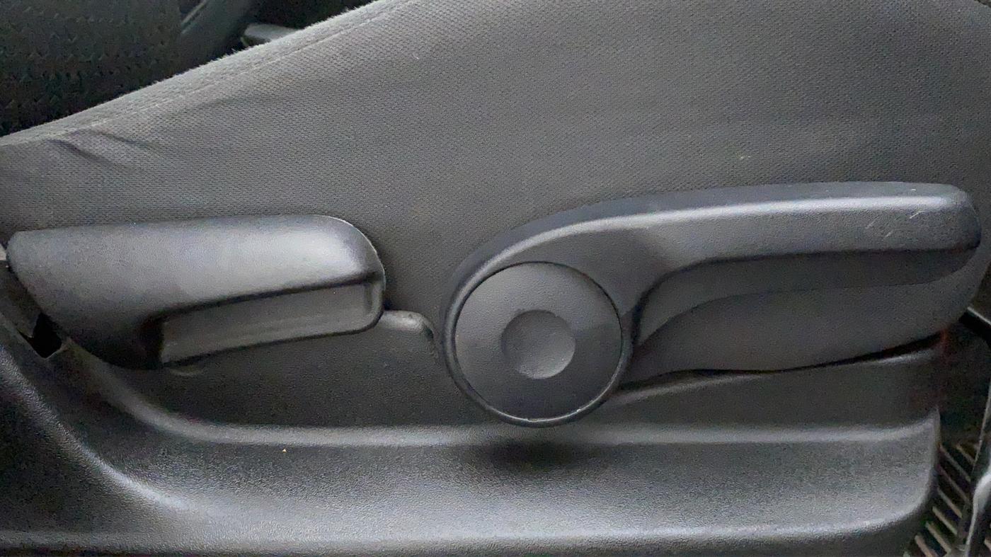 2016 Maruti Vitara Brezza ZDI, Diesel, Manual, 57,908 km, Driver Side Adjustment Panel