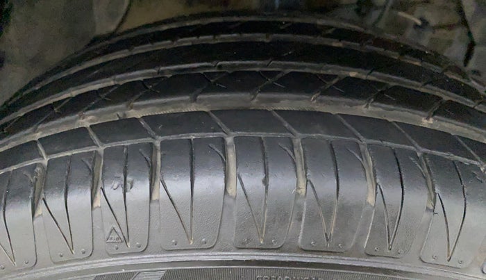 2016 Maruti Vitara Brezza ZDI, Diesel, Manual, 57,908 km, Right Front Tyre Tread