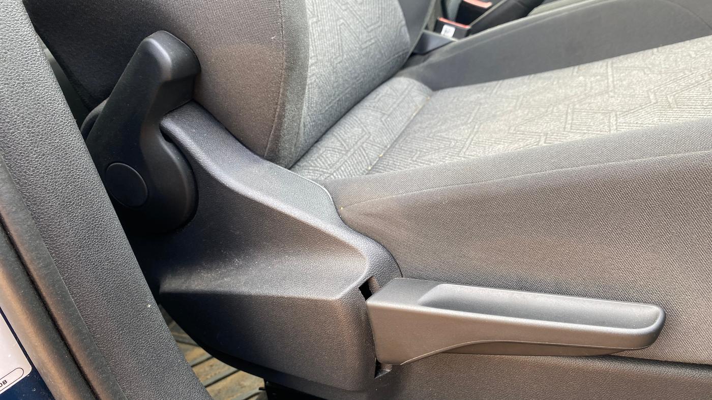 2025 Skoda Kylaq Signature, Petrol, Manual, 10,030 km, Driver Side Adjustment Panel