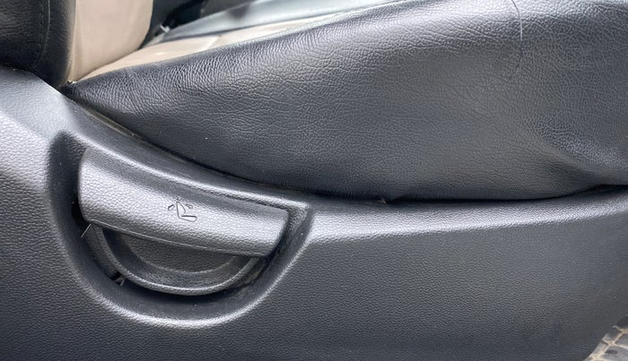 2017 Hyundai Xcent S 1.2, Petrol, Manual, 42,035 km, Driver Side Adjustment Panel