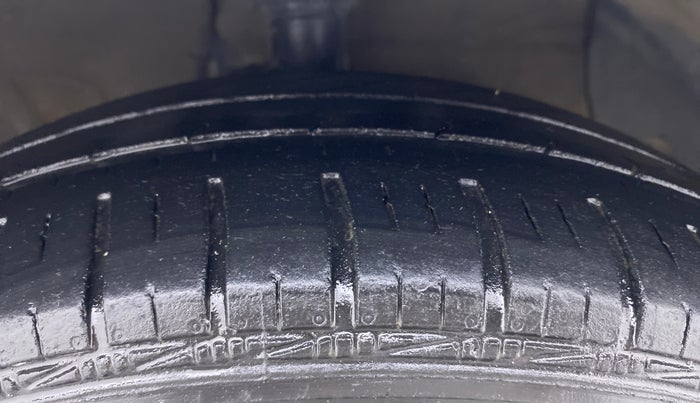 2017 Hyundai Xcent S 1.2, Petrol, Manual, 42,035 km, Right Front Tyre Tread