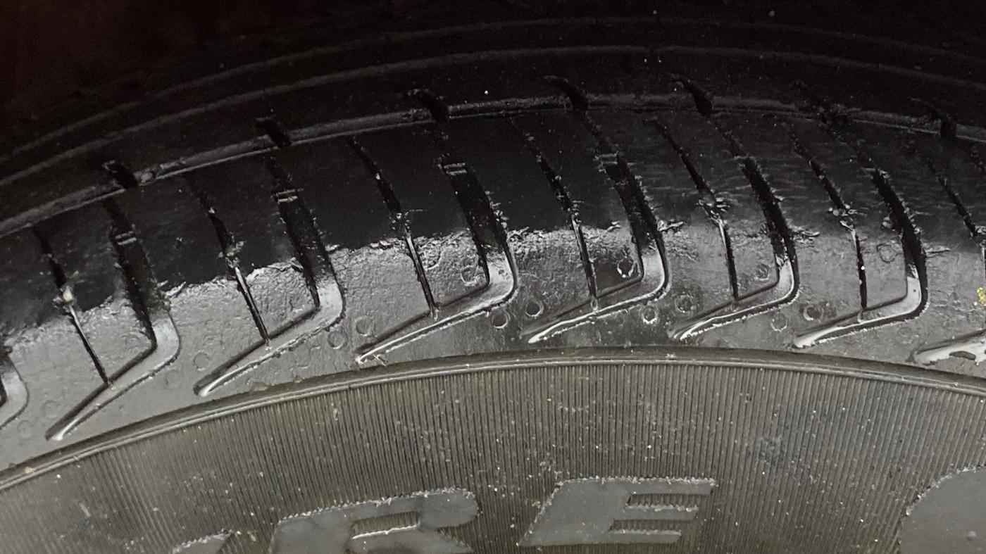 2017 Datsun Redi Go T (O), Petrol, Manual, 38,659 km, Right Front Tyre Tread
