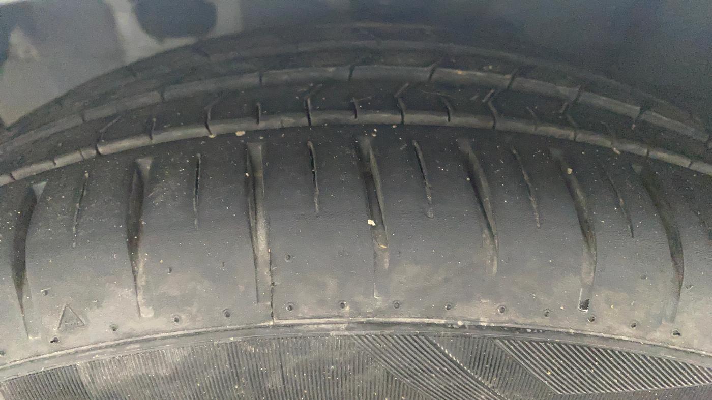 2017 Hyundai Verna 1.6 CRDI SX, Diesel, Manual, 93,041 km, Left Front Tyre Tread
