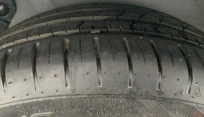 2017 Hyundai Verna 1.6 CRDI SX, Diesel, Manual, 93,041 km, Right Rear Tyre Tread