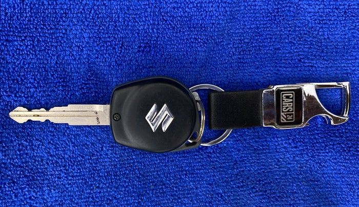 2015 Maruti Swift VXI, Petrol, Manual, 33,039 km, Key Close Up