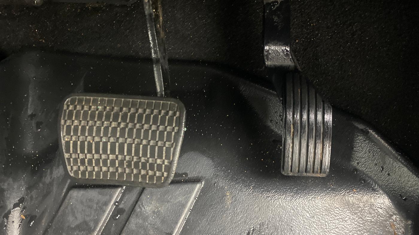 2021 Tata PUNCH ACCOMPLISHED AMT, Petrol, Automatic, 26,218 km, Pedals