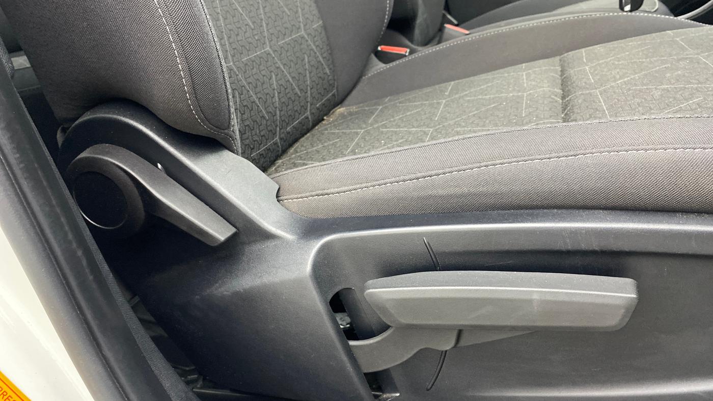 2021 Tata PUNCH ACCOMPLISHED AMT, Petrol, Automatic, 26,218 km, Driver Side Adjustment Panel