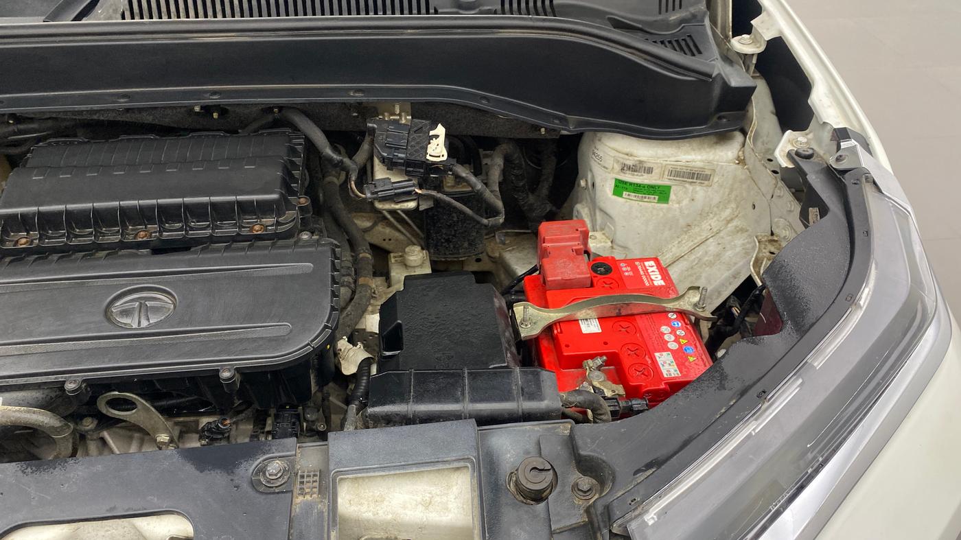 2021 Tata PUNCH ACCOMPLISHED AMT, Petrol, Automatic, 26,218 km, Engine View - Left