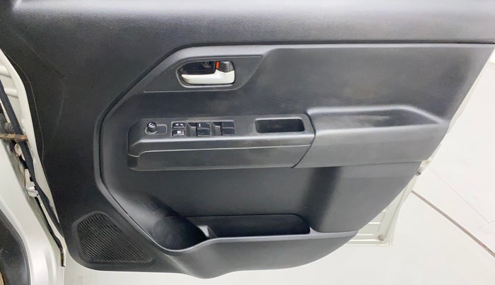 2019 Maruti New Wagon-R VXI 1.2, CNG, Manual, 74,156 km, Driver Side Door Panels Control