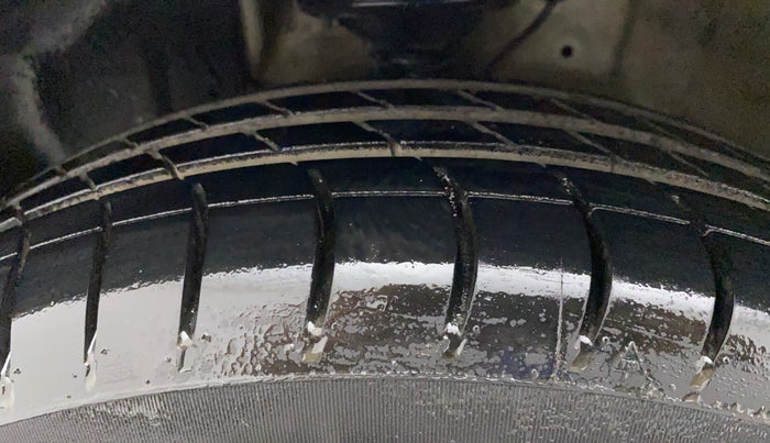 2019 Maruti New Wagon-R VXI 1.2, CNG, Manual, 74,156 km, Left Front Tyre Tread