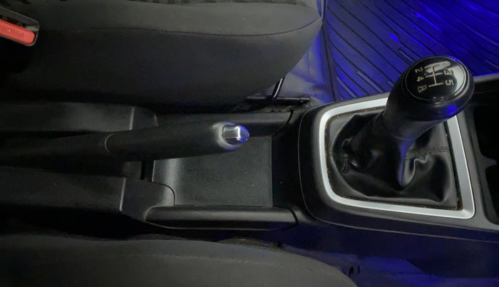 2019 Maruti Swift VXI, Petrol, Manual, 52,797 km, Gear Lever