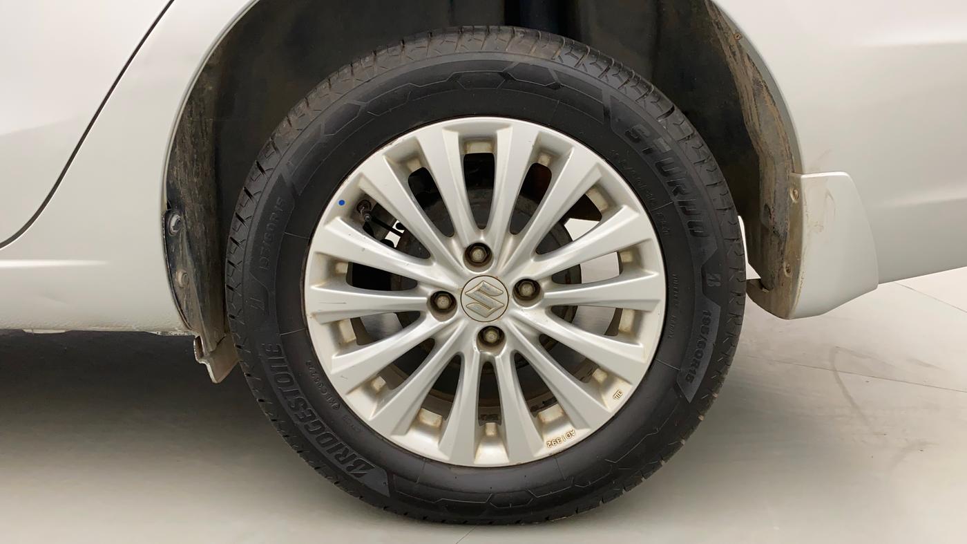 2016 Maruti Ciaz ZDI SHVS, Diesel, Manual, 90,007 km, Left Rear Wheel