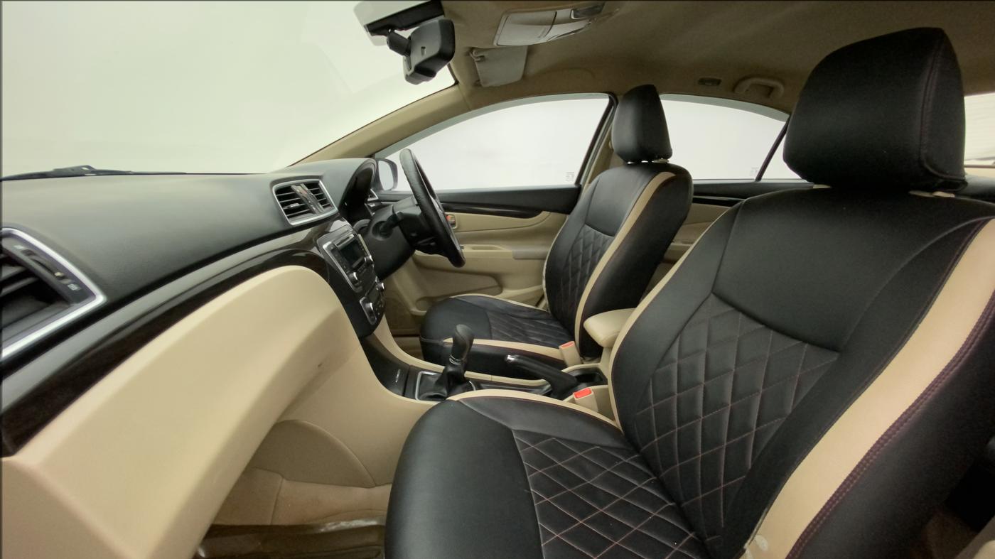 2016 Maruti Ciaz ZDI SHVS, Diesel, Manual, 90,007 km, Right Side Front Door Cabin