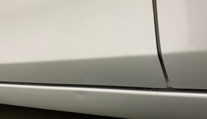 2016 Maruti Ciaz ZDI SHVS, Diesel, Manual, 90,007 km, Front passenger door - Slightly dented