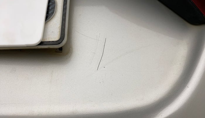 2016 Maruti Ciaz ZDI SHVS, Diesel, Manual, 90,007 km, Dicky (Boot door) - Minor scratches