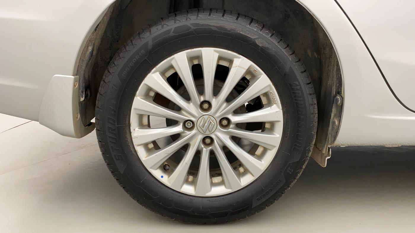 2016 Maruti Ciaz ZDI SHVS, Diesel, Manual, 90,007 km, Right Rear Wheel