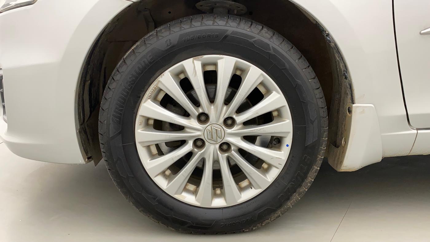 2016 Maruti Ciaz ZDI SHVS, Diesel, Manual, 90,007 km, Left Front Wheel