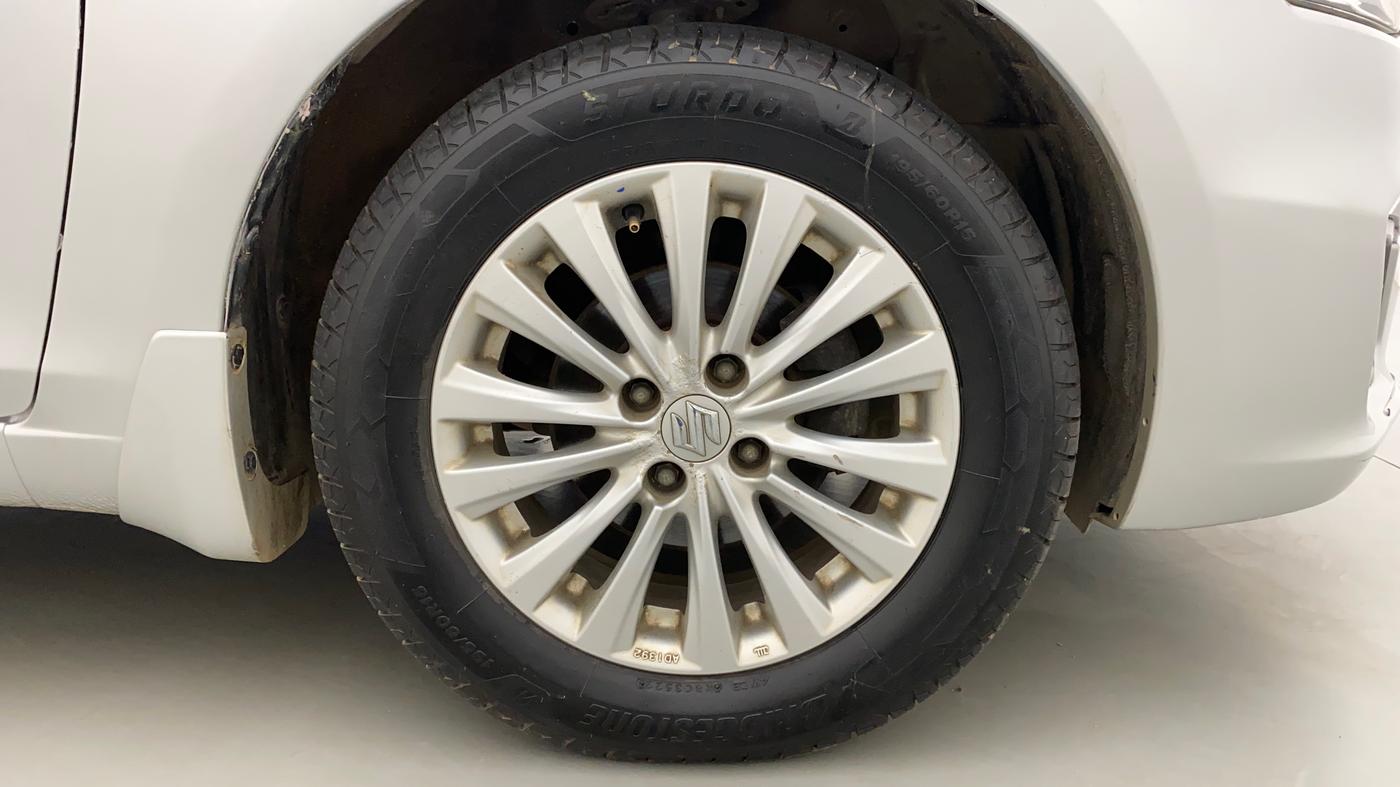 2016 Maruti Ciaz ZDI SHVS, Diesel, Manual, 90,007 km, Right Front Wheel