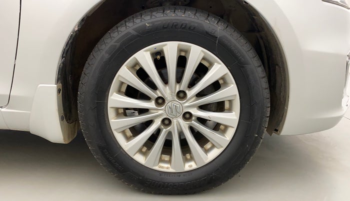 2016 Maruti Ciaz ZDI SHVS, Diesel, Manual, 90,007 km, Right Front Wheel