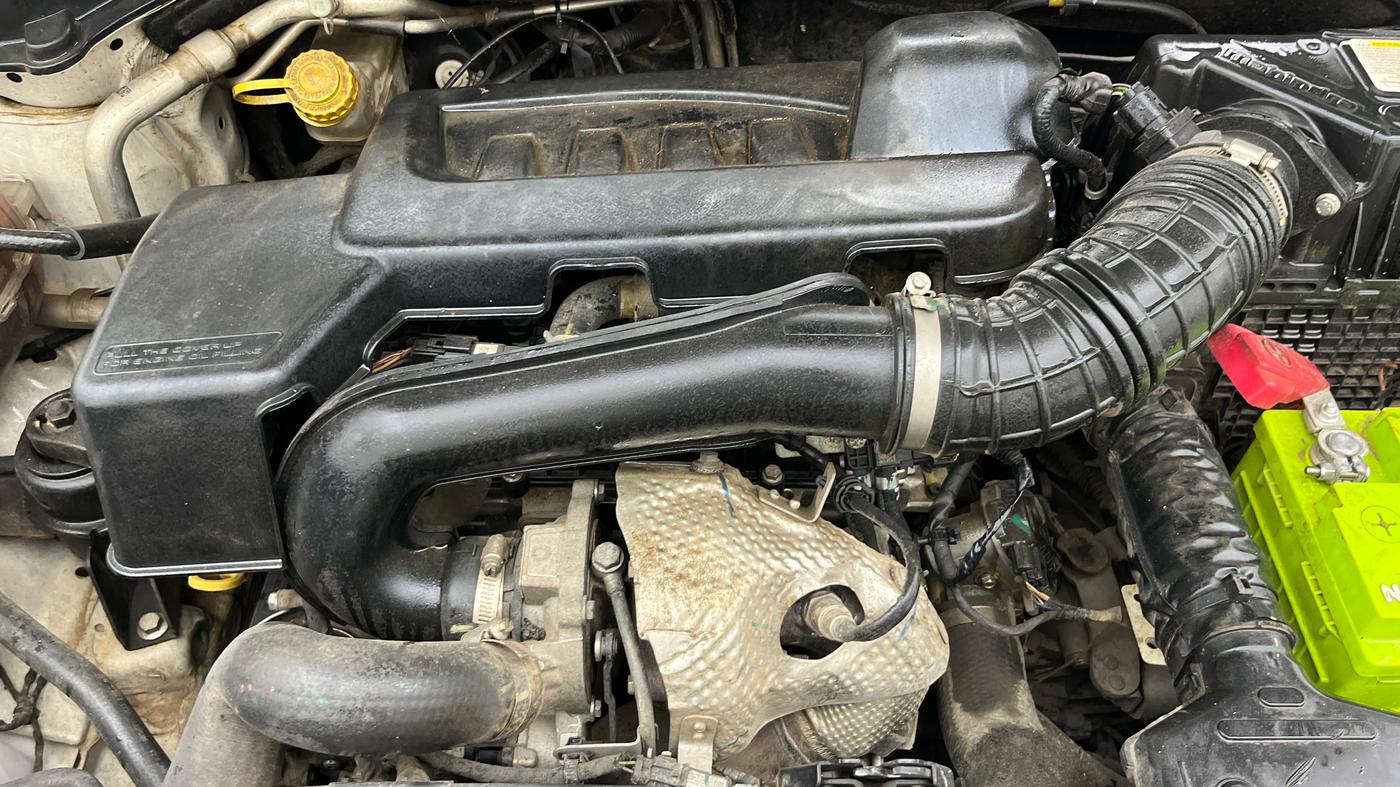 2022 Mahindra XUV300 W8 1.5 DIESEL, Diesel, Manual, 44,851 km, Engine View