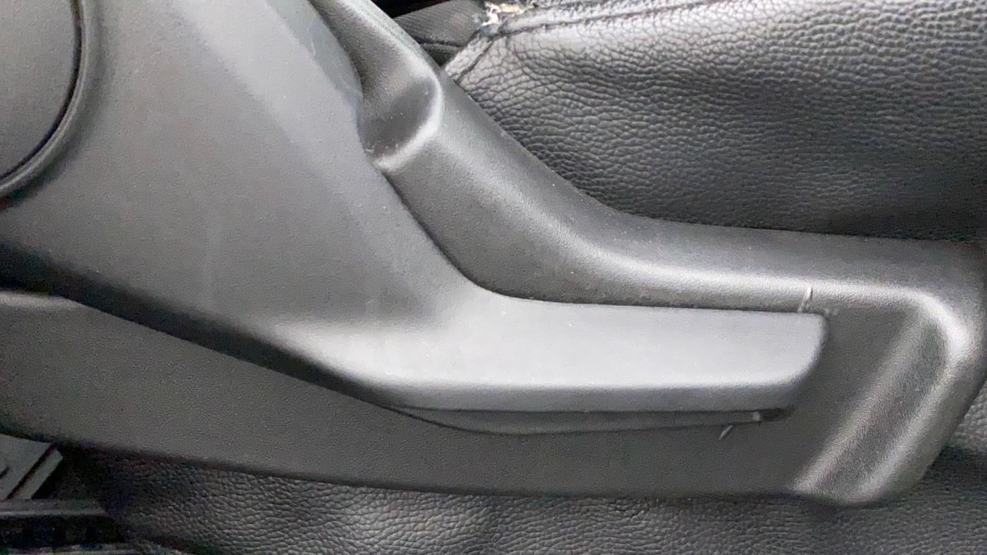 2018 Maruti IGNIS ZETA 1.2 AMT DUAL TONE, Petrol, Automatic, 98,476 km, Driver Side Adjustment Panel