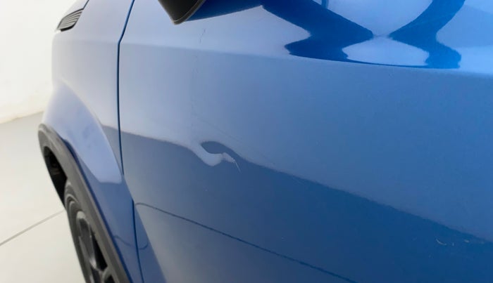 2018 Maruti IGNIS ZETA 1.2 AMT DUAL TONE, Petrol, Automatic, 98,476 km, Front passenger door - Slightly dented