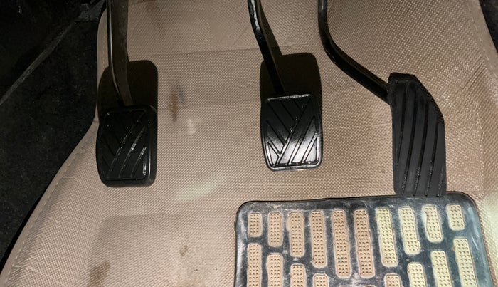 2014 Maruti Wagon R 1.0 VXI, Petrol, Manual, 23,065 km, Pedals