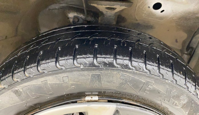 2015 Maruti Wagon R 1.0 VXI, Petrol, Manual, 89,912 km, Right Front Tyre Tread