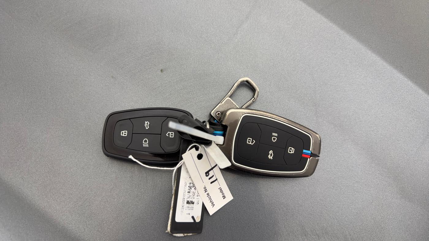 2023 Tata ALTROZ XZ + SUNROOF, Petrol, Manual, 26,172 km, Key Close Up