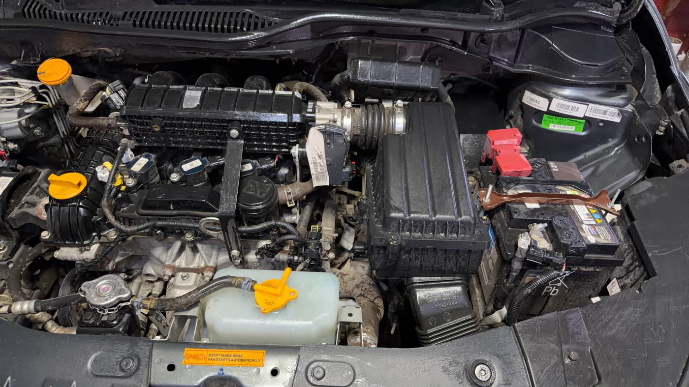 2023 Tata ALTROZ XZ + SUNROOF, Petrol, Manual, 26,172 km, Engine View - Left