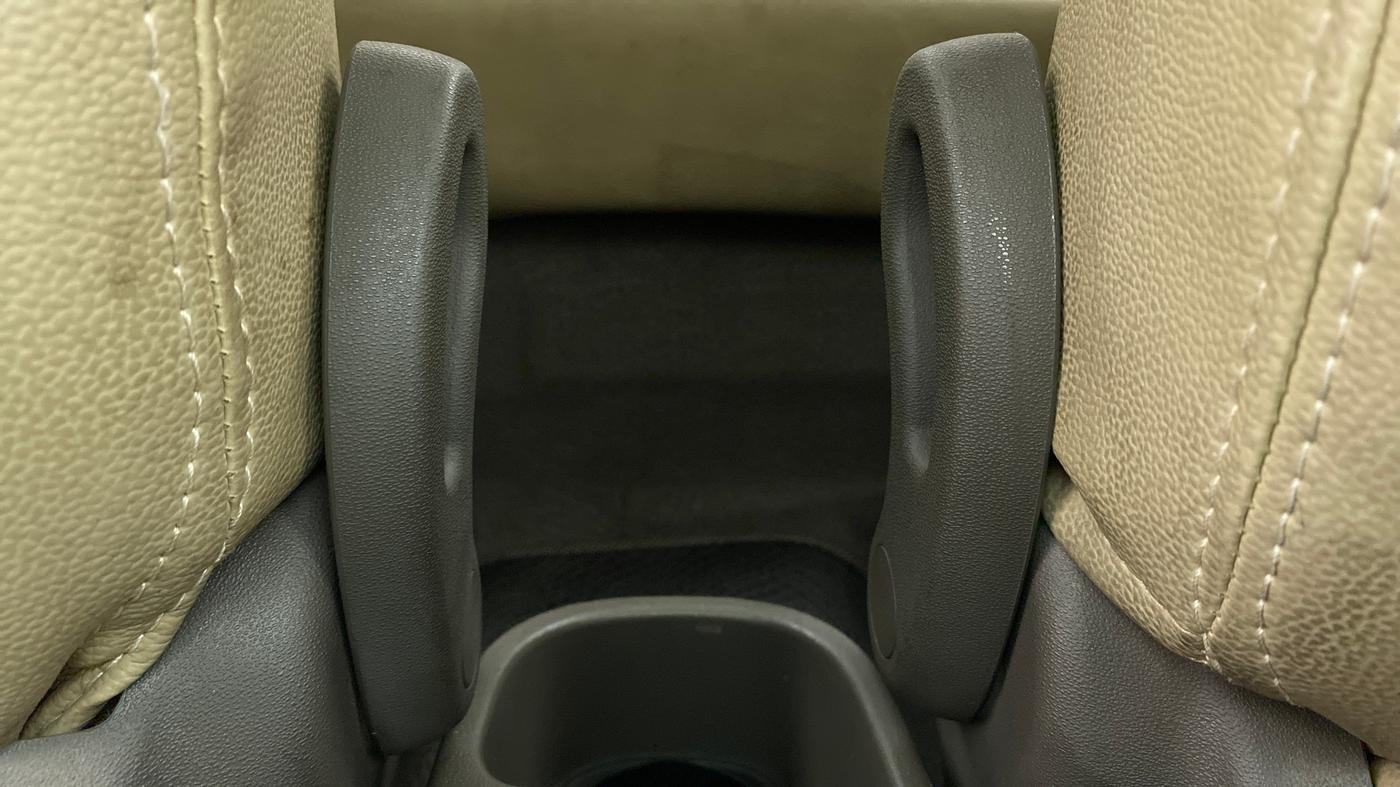 2012 Hyundai i10 SPORTZ 1.2, Petrol, Manual, 26,069 km, Driver Side Adjustment Panel