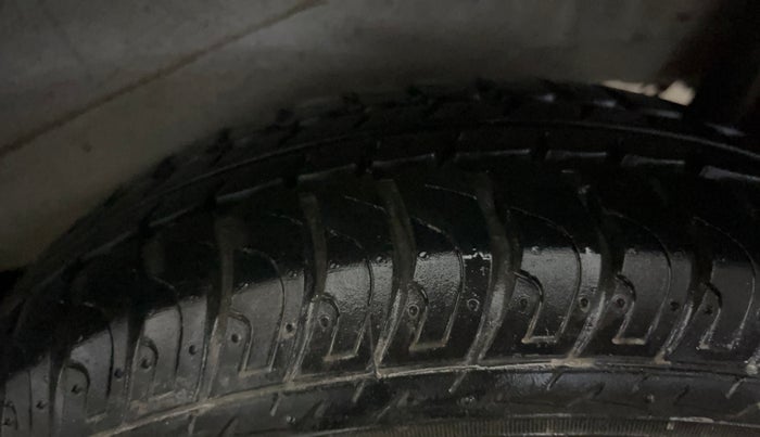 2013 Maruti Wagon R 1.0 VXI, Petrol, Manual, 15,470 km, Left Rear Tyre Tread