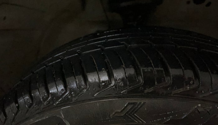 2013 Maruti Wagon R 1.0 VXI, Petrol, Manual, 15,470 km, Right Front Tyre Tread