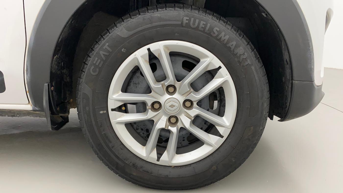 2021 Renault TRIBER RXT AMT, Petrol, Automatic, 27,266 km, Right Front Wheel