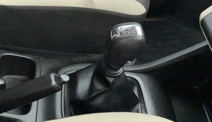 2021 Renault TRIBER RXT AMT, Petrol, Automatic, 27,266 km, Gear Lever