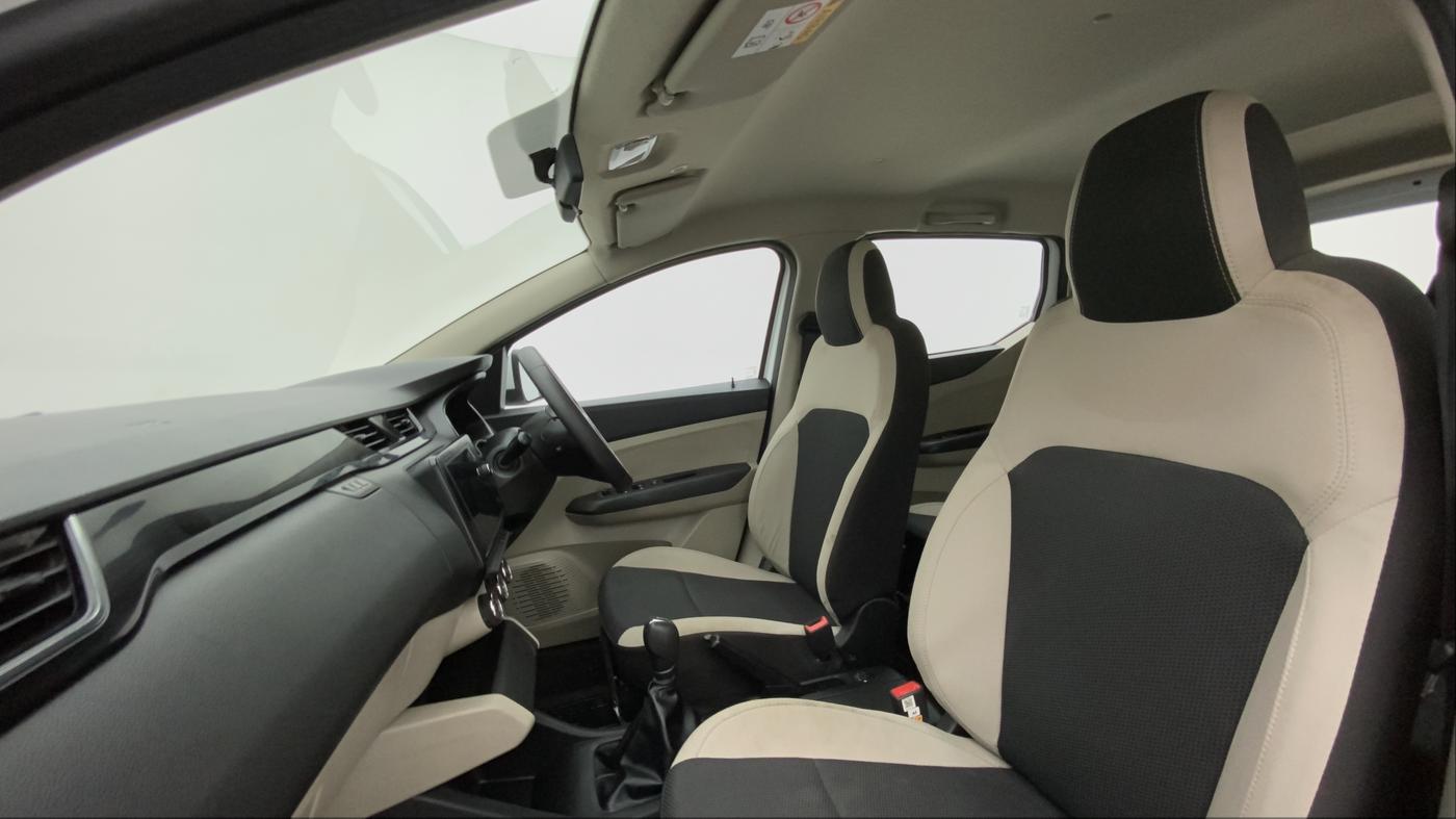 2021 Renault TRIBER RXT AMT, Petrol, Automatic, 27,266 km, Right Side Front Door Cabin