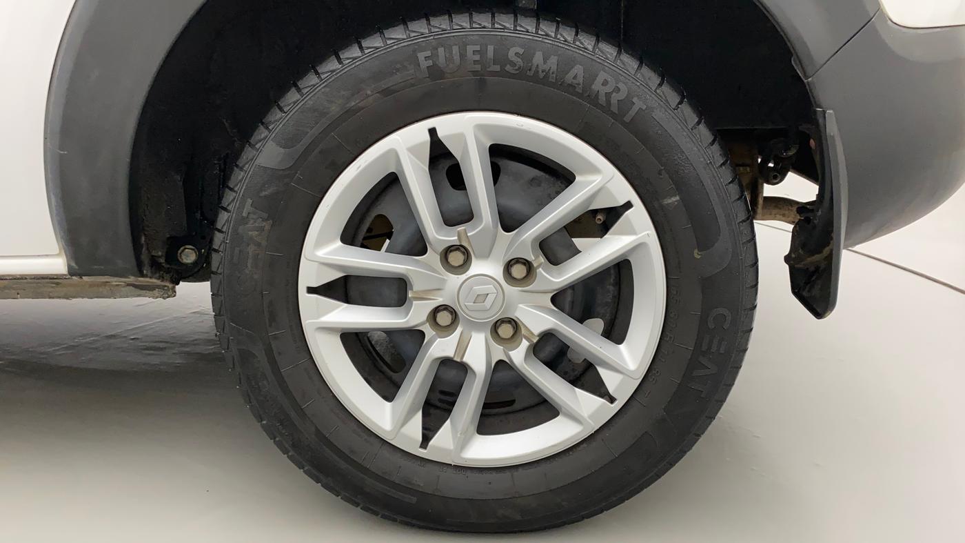 2021 Renault TRIBER RXT AMT, Petrol, Automatic, 27,266 km, Left Rear Wheel