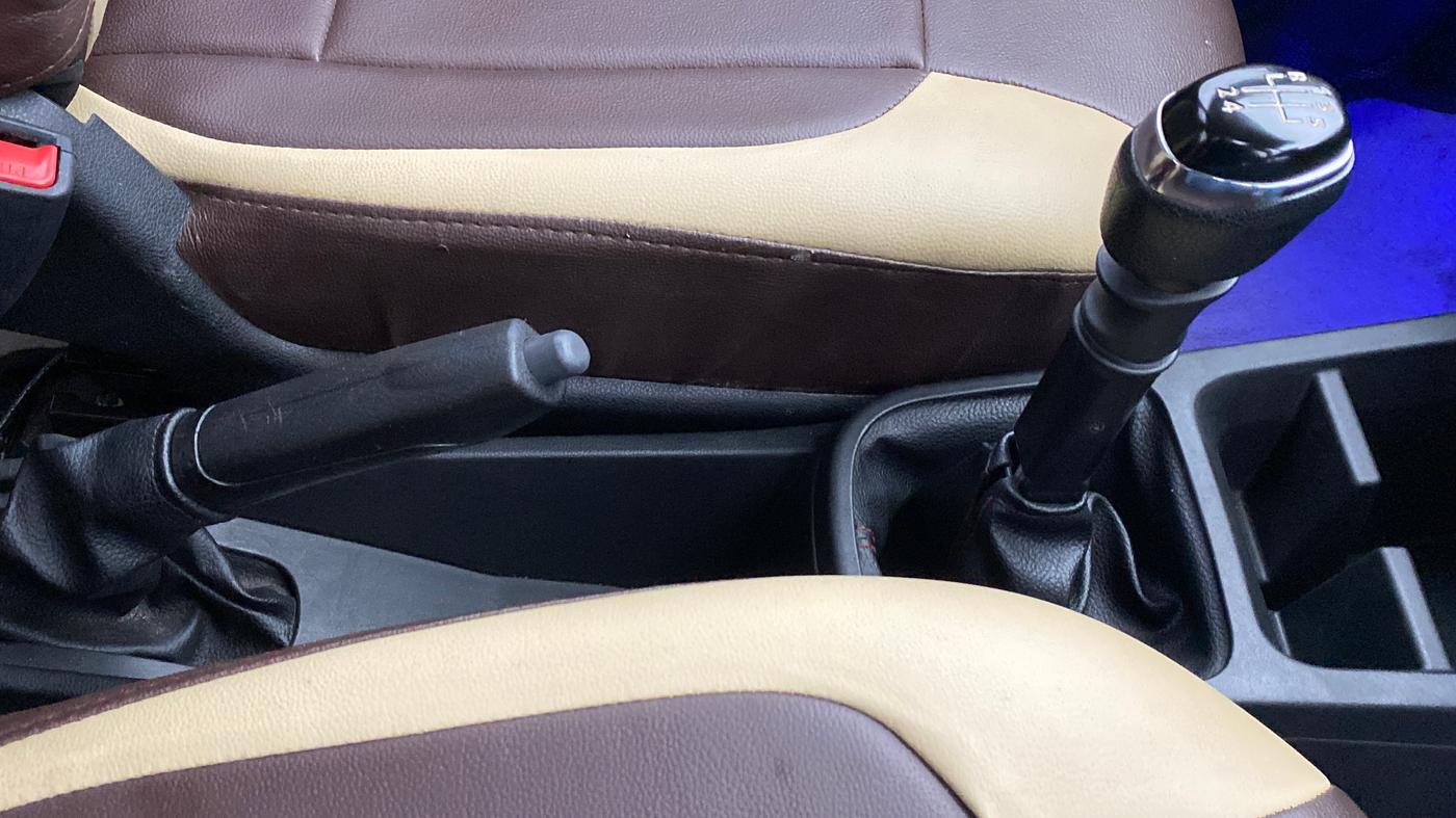 2020 Renault Kwid 1.0 RXT Opt, Petrol, Manual, 19,142 km, Gear Lever