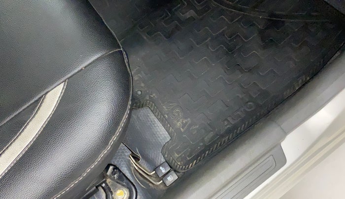 2014 Maruti Alto 800 LXI, Petrol, Manual, 86,350 km, Flooring - Carpet is minor damage
