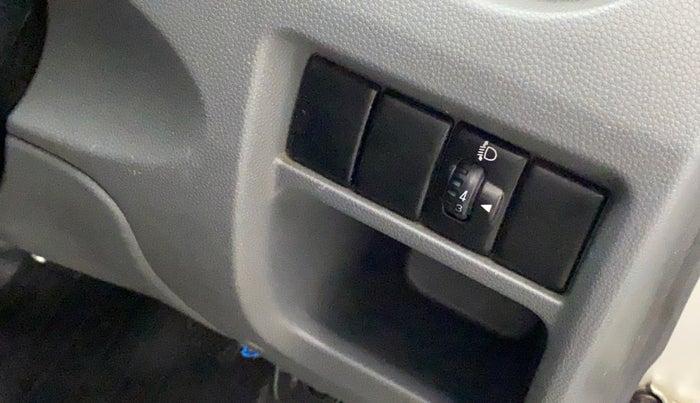2014 Maruti Alto 800 LXI, Petrol, Manual, 86,350 km, Dashboard - Headlight height adjustment not working
