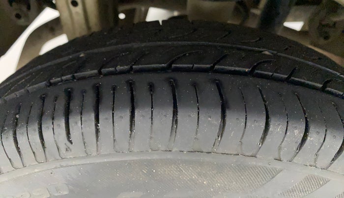2014 Maruti Alto 800 LXI, Petrol, Manual, 86,350 km, Right Rear Tyre Tread