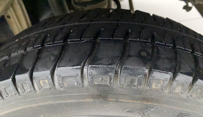 2014 Maruti Alto 800 LXI, Petrol, Manual, 86,350 km, Left Rear Tyre Tread