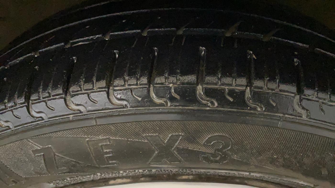 2017 Maruti Celerio VXI CNG, CNG, Manual, 83,425 km, Right Front Tyre Tread
