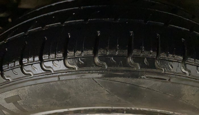2017 Maruti Celerio VXI CNG, CNG, Manual, 83,364 km, Right Rear Tyre Tread