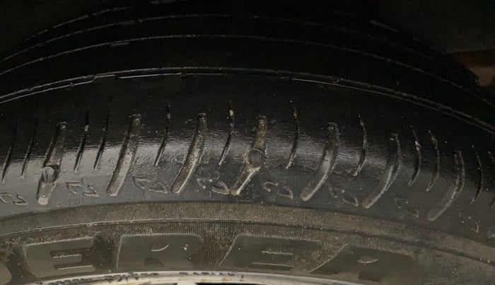 2023 Nissan MAGNITE XE, Petrol, Manual, 60,570 km, Left Rear Tyre Tread