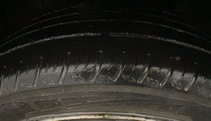 2023 Nissan MAGNITE XE, Petrol, Manual, 60,570 km, Left Front Tyre Tread